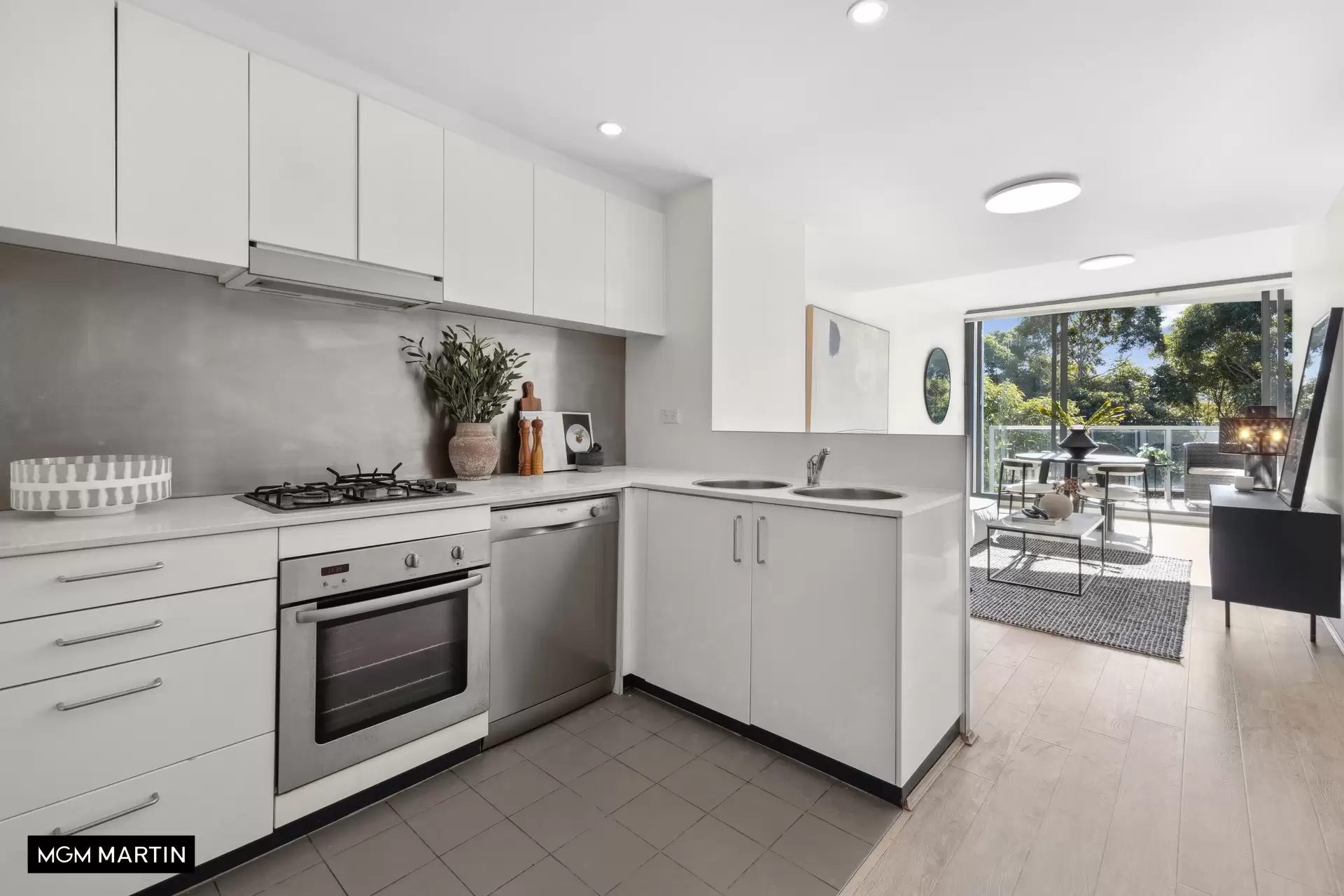 32/28 Gadigal Avenue, Zetland Leased by MGM Martin - image 1