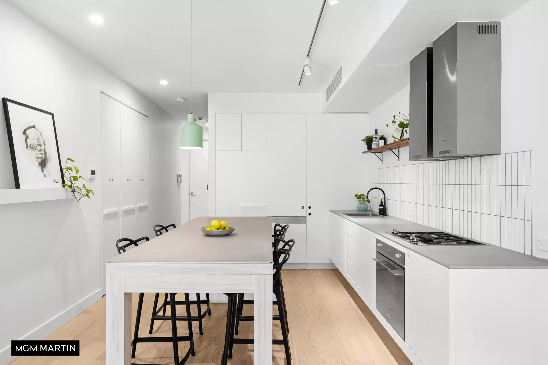 D135/810 Elizabeth Street, Waterloo Sold by MGM Martin - image 1