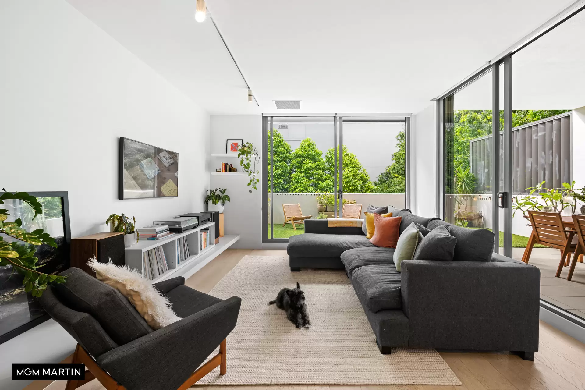 D135/810 Elizabeth Street, Waterloo Sold by MGM Martin - image 1
