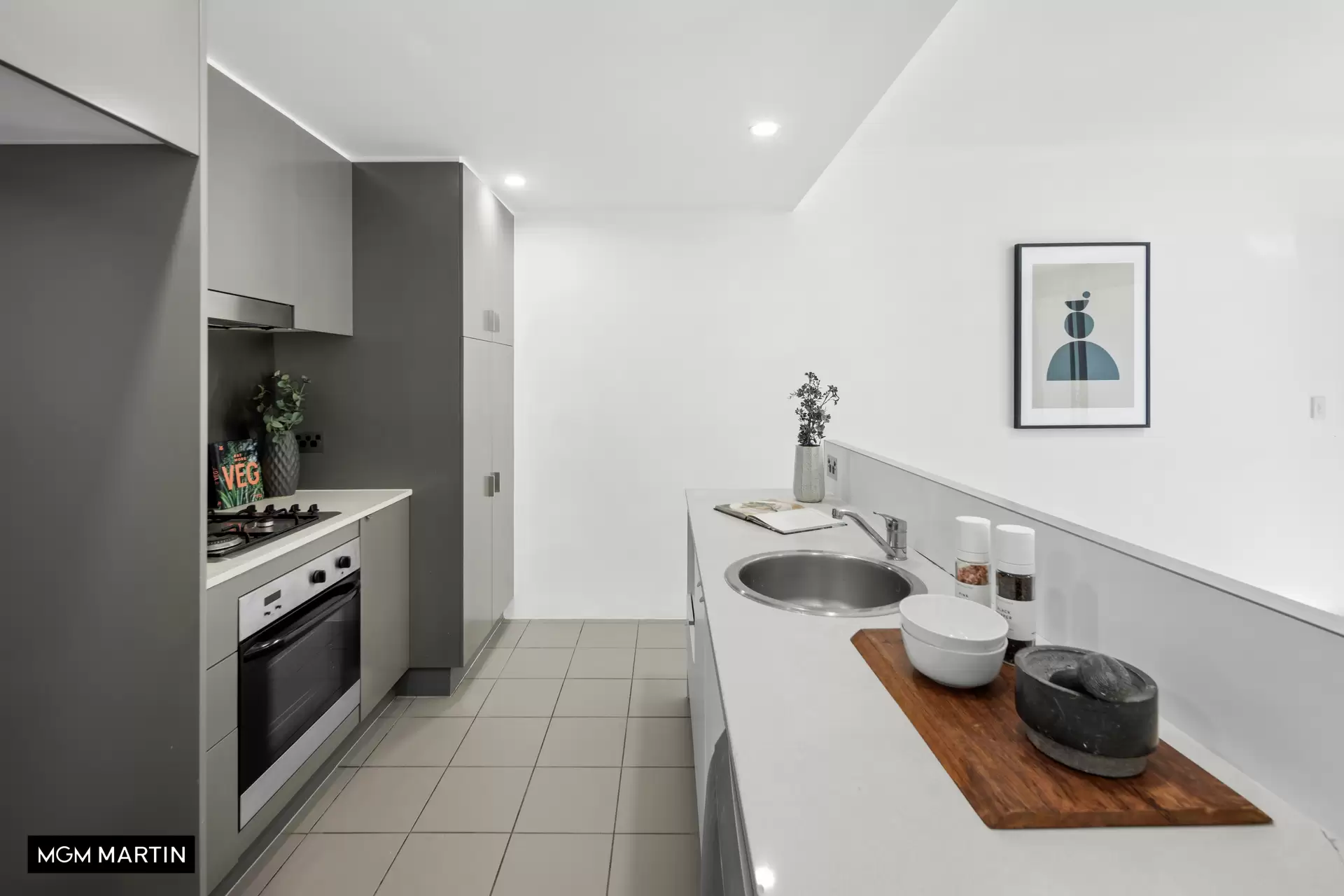 1/6b  Grandstand Parade, Zetland Sold by MGM Martin - image 1