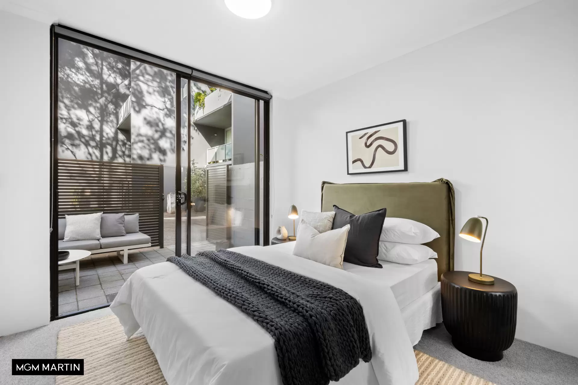 1/6b  Grandstand Parade, Zetland Sold by MGM Martin - image 1