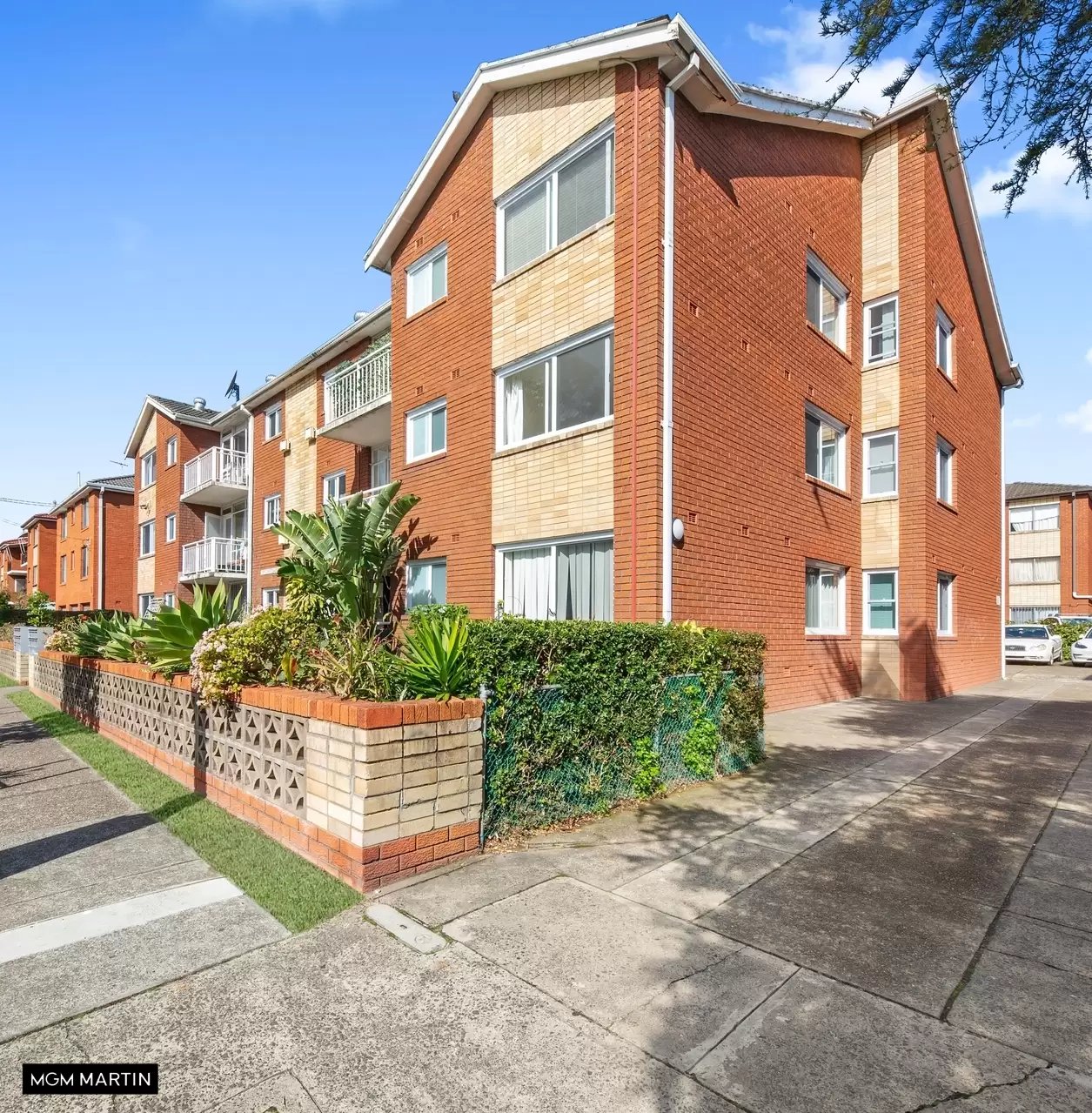 8/6 Barber Avenue, Eastlakes Sold by MGM Martin - image 1