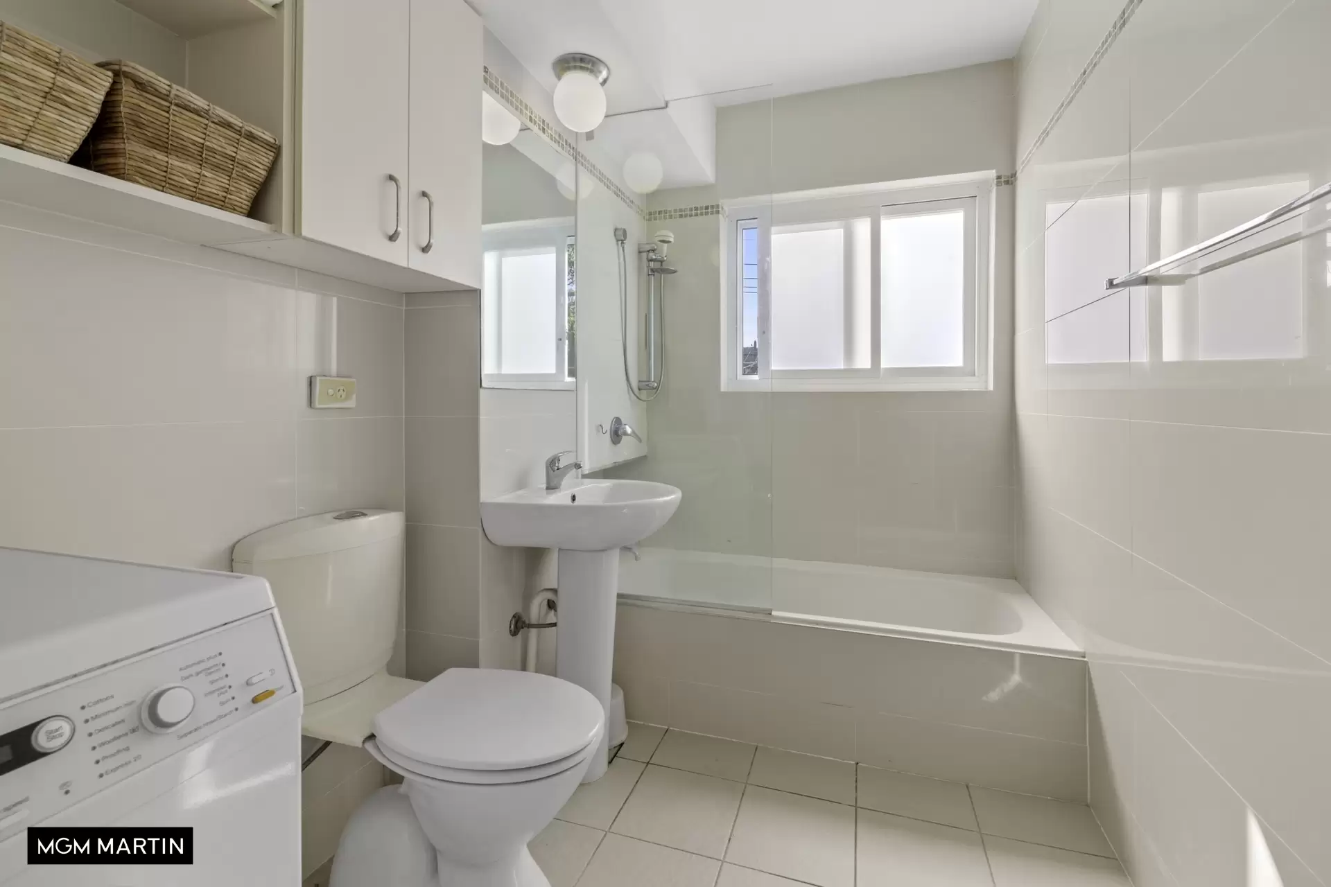 8/6 Barber Avenue, Eastlakes Sold by MGM Martin - image 1