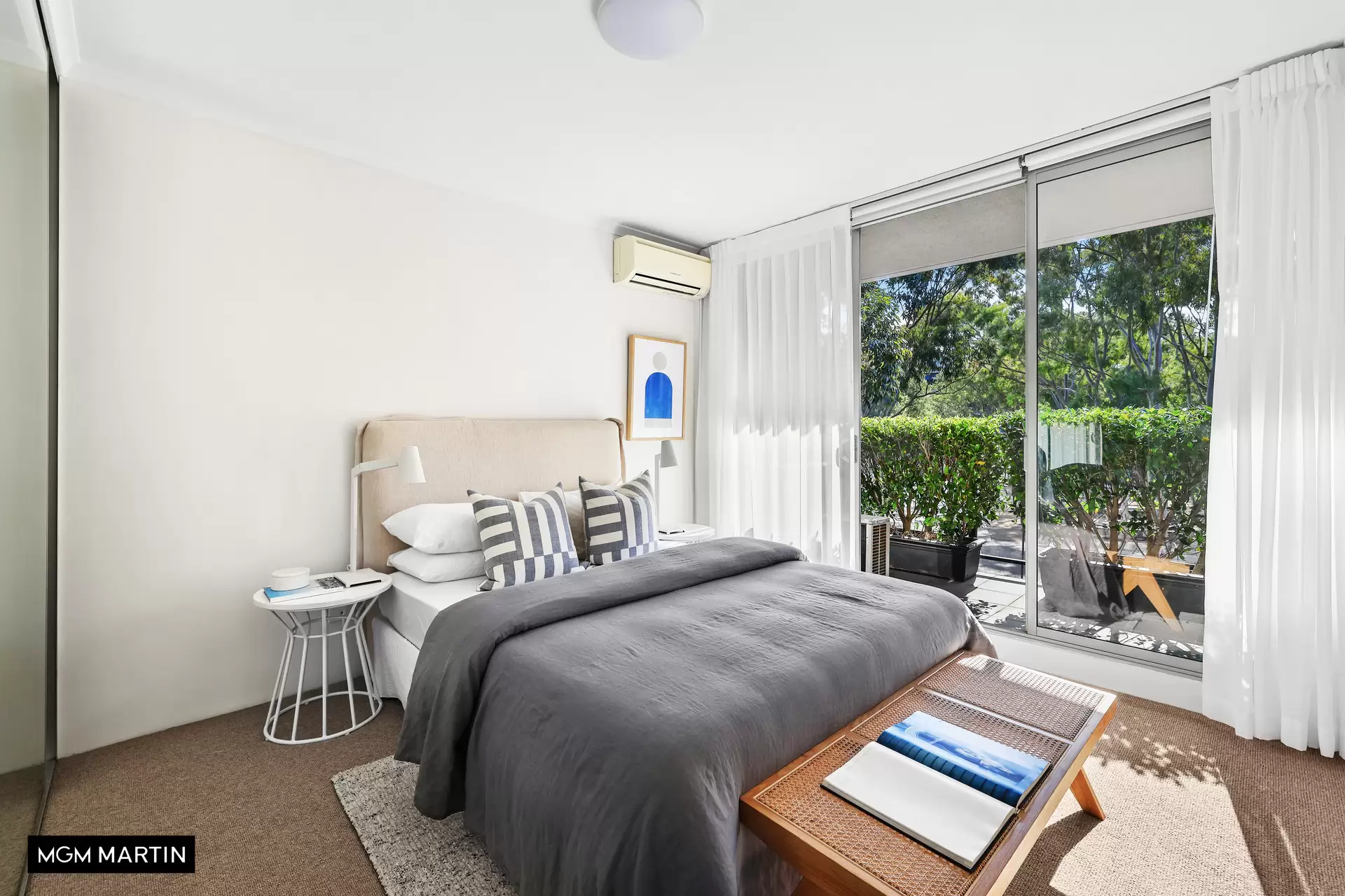 8/2 Hutchinson Walk, Zetland Sold by MGM Martin - image 1