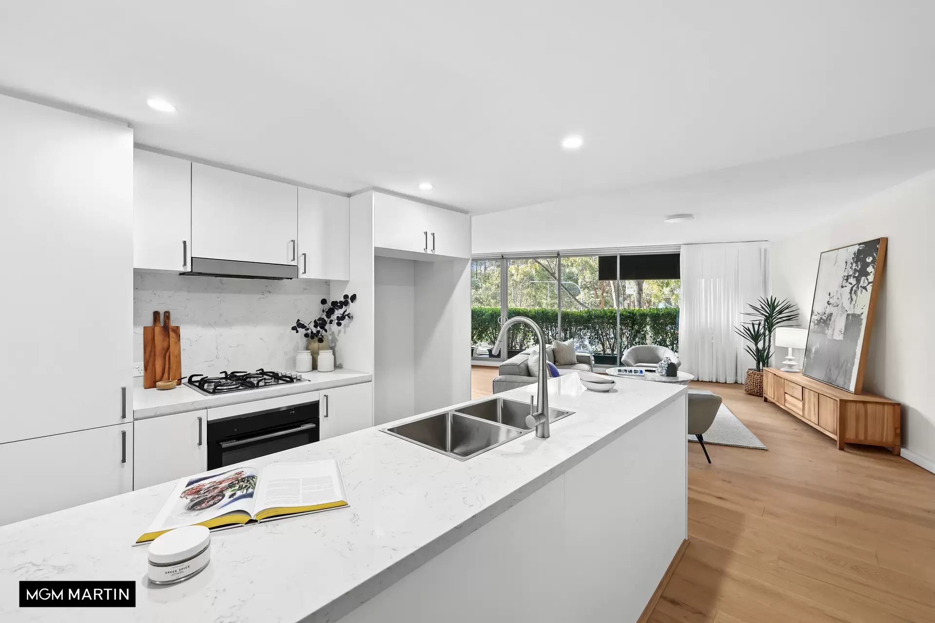 8/2 Hutchinson Walk, Zetland Sold by MGM Martin - image 1