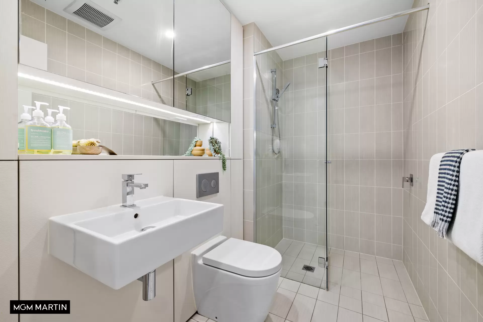 760/2 Cooper Place, Zetland Sold by MGM Martin - image 1