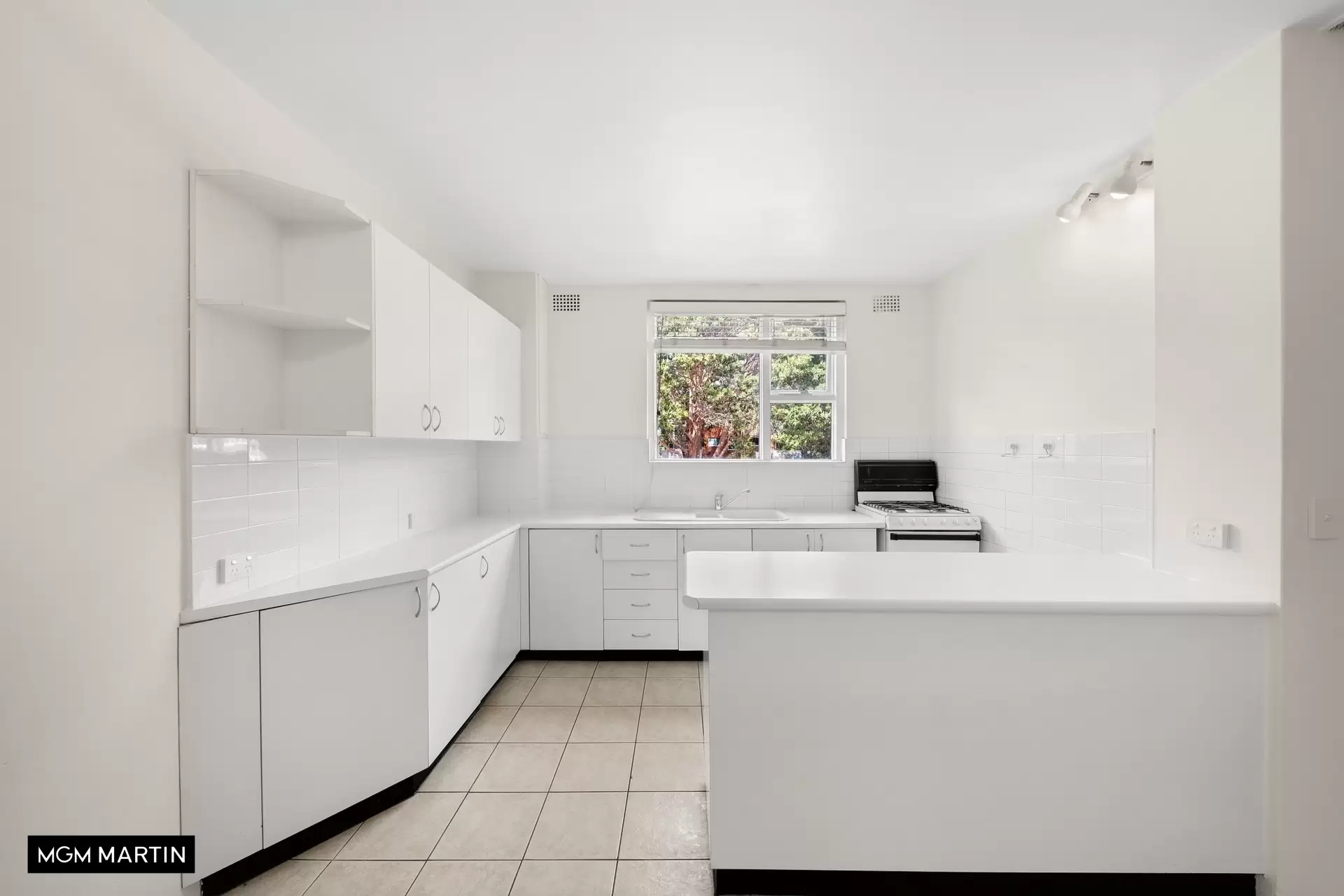 6/295 Gardeners Road, Eastlakes Sold by MGM Martin - image 1