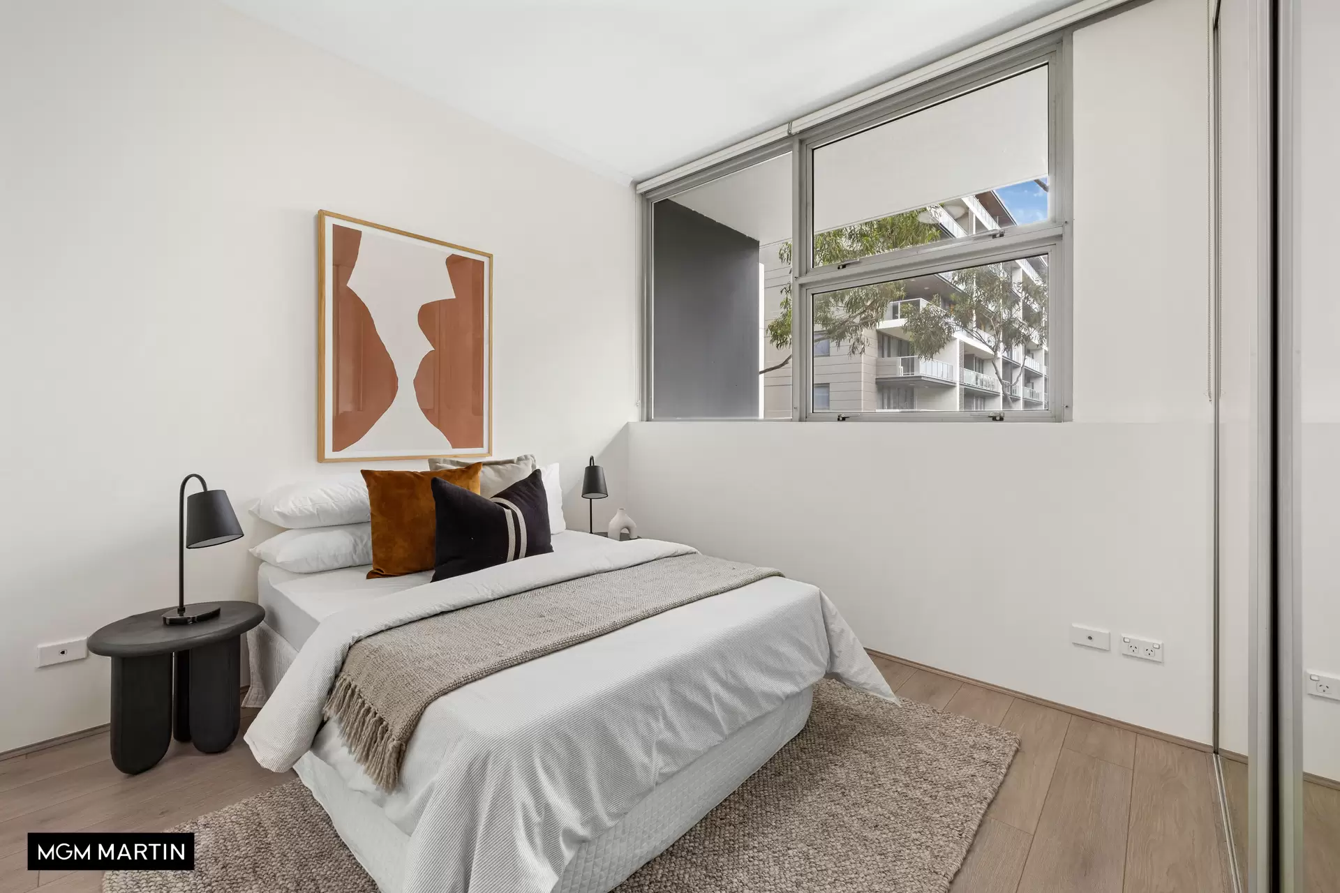 8/4 Hutchinson Walk, Zetland Sold by MGM Martin - image 1