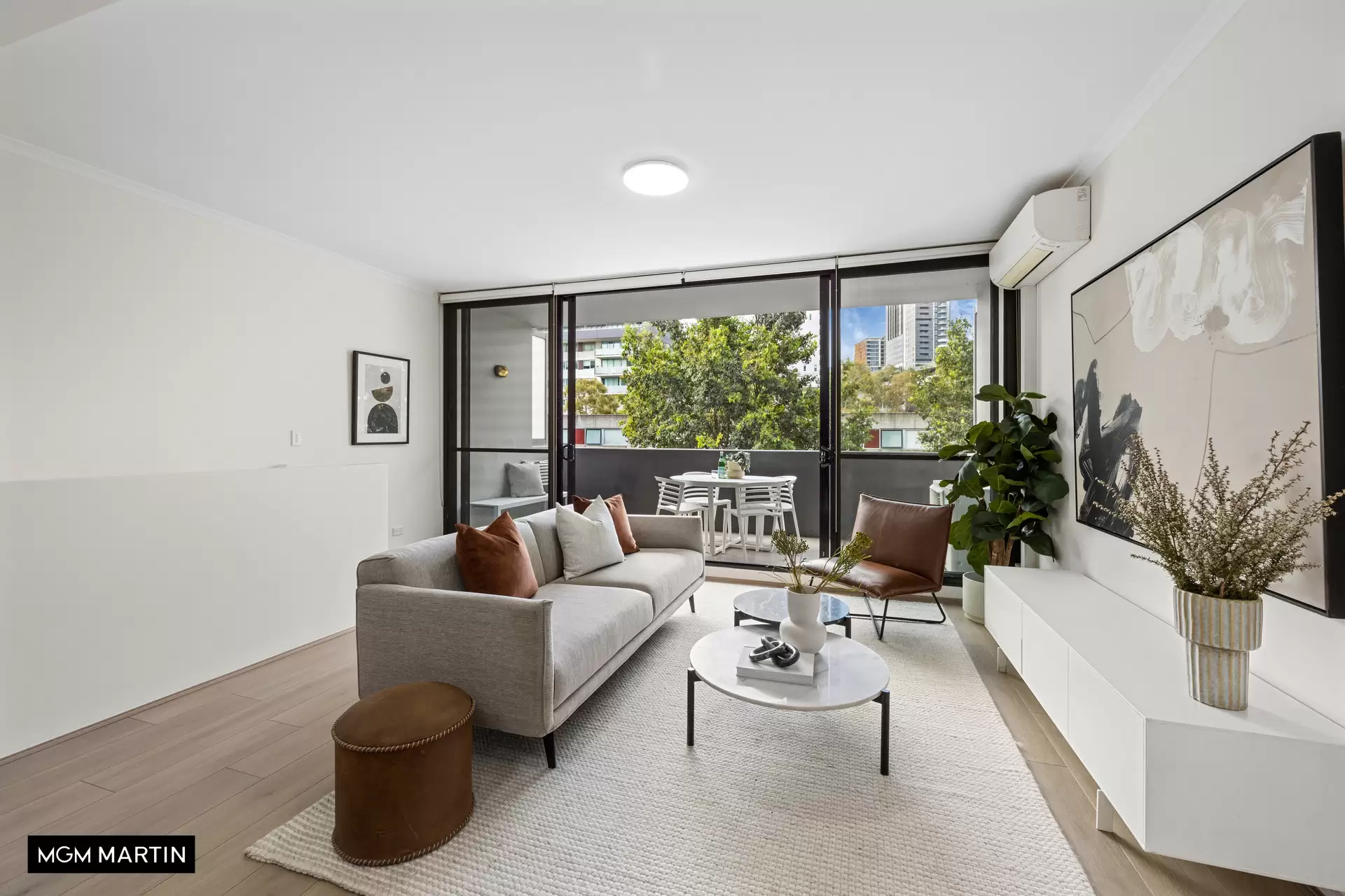 8/4 Hutchinson Walk, Zetland Sold by MGM Martin - image 1