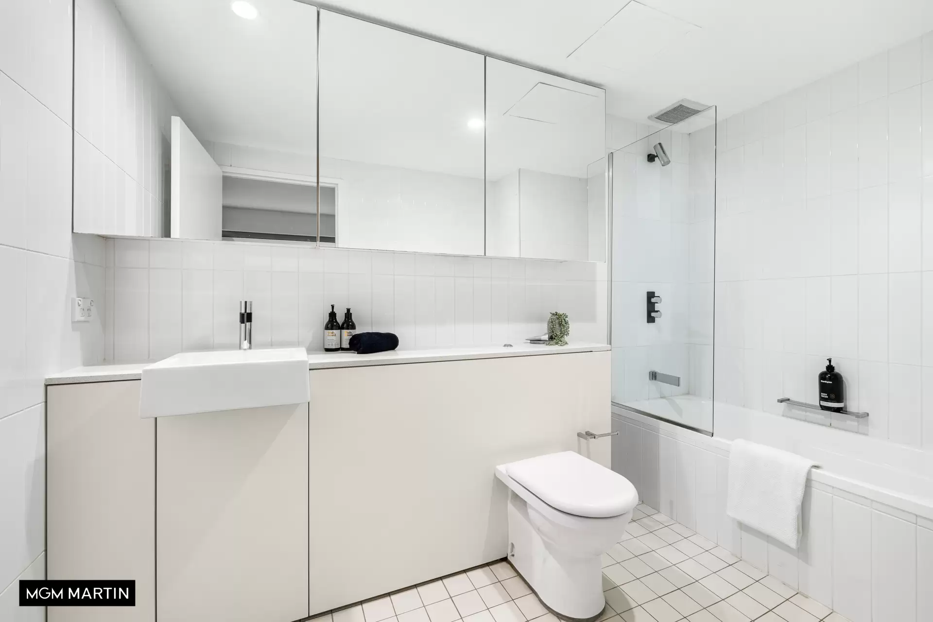 2/1 Defries Avenue, Zetland Sold by MGM Martin - image 1