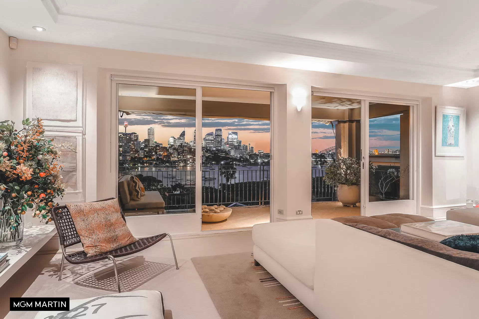2/50 Yarranabbe Road, Darling Point Sold by MGM Martin - image 1