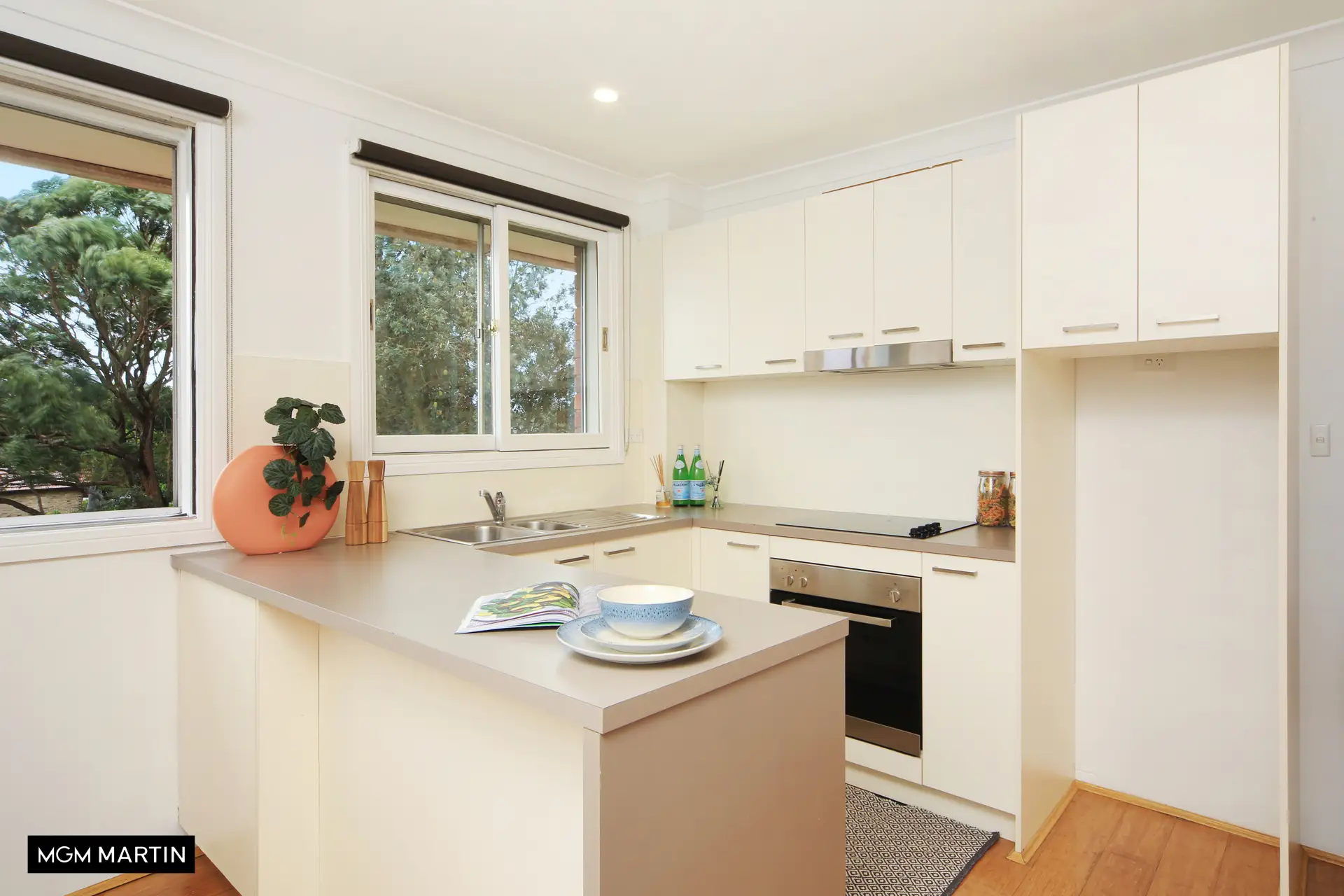 16/52 Wentworth Avenue, Mascot Sold by MGM Martin - image 1