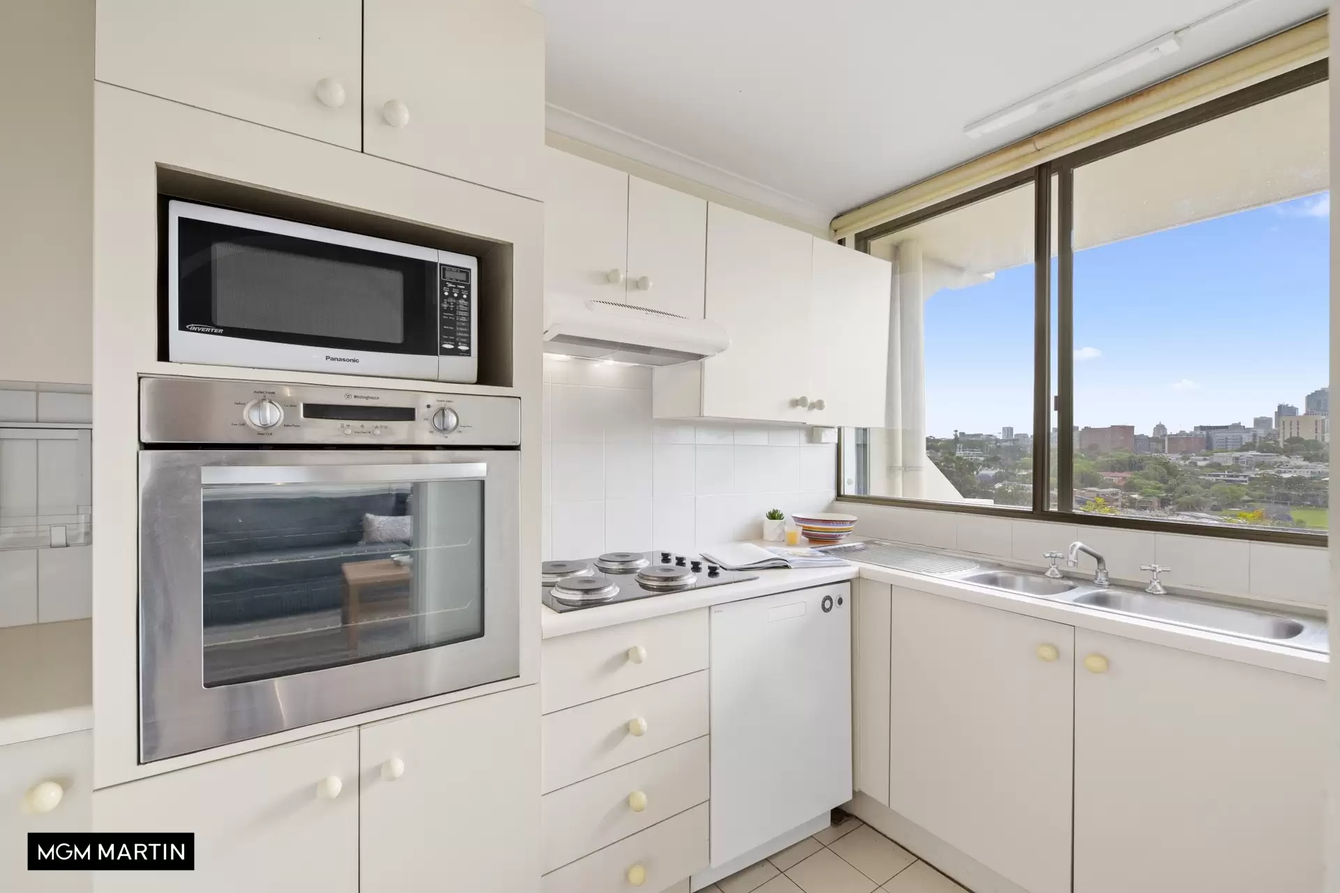 6/2 New Mclean Street, Edgecliff Sold by MGM Martin - image 1