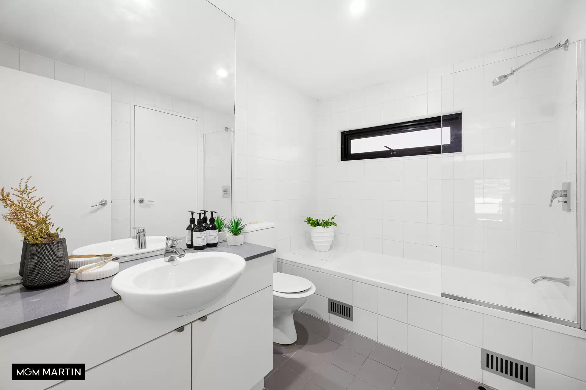 8/6B Grandstand Parade, Zetland Sold by MGM Martin - image 1
