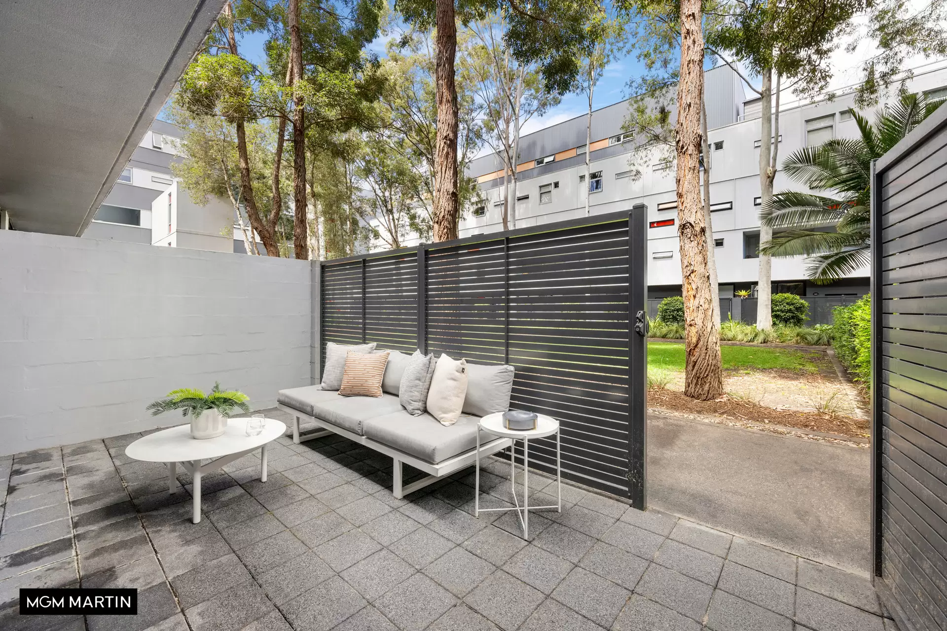 8/6B Grandstand Parade, Zetland Sold by MGM Martin - image 1