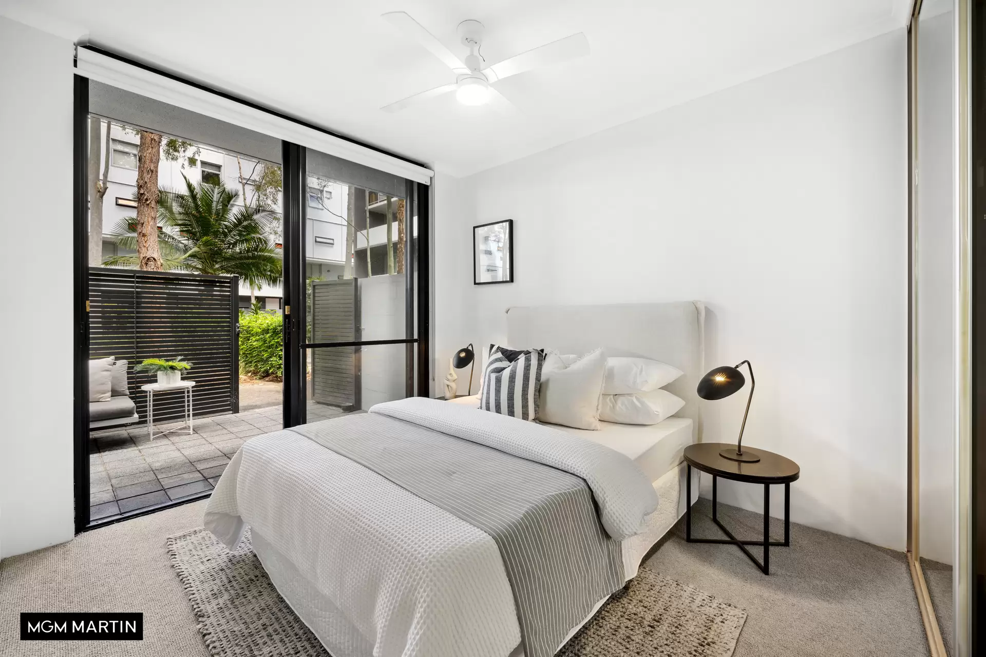8/6B Grandstand Parade, Zetland Sold by MGM Martin - image 1