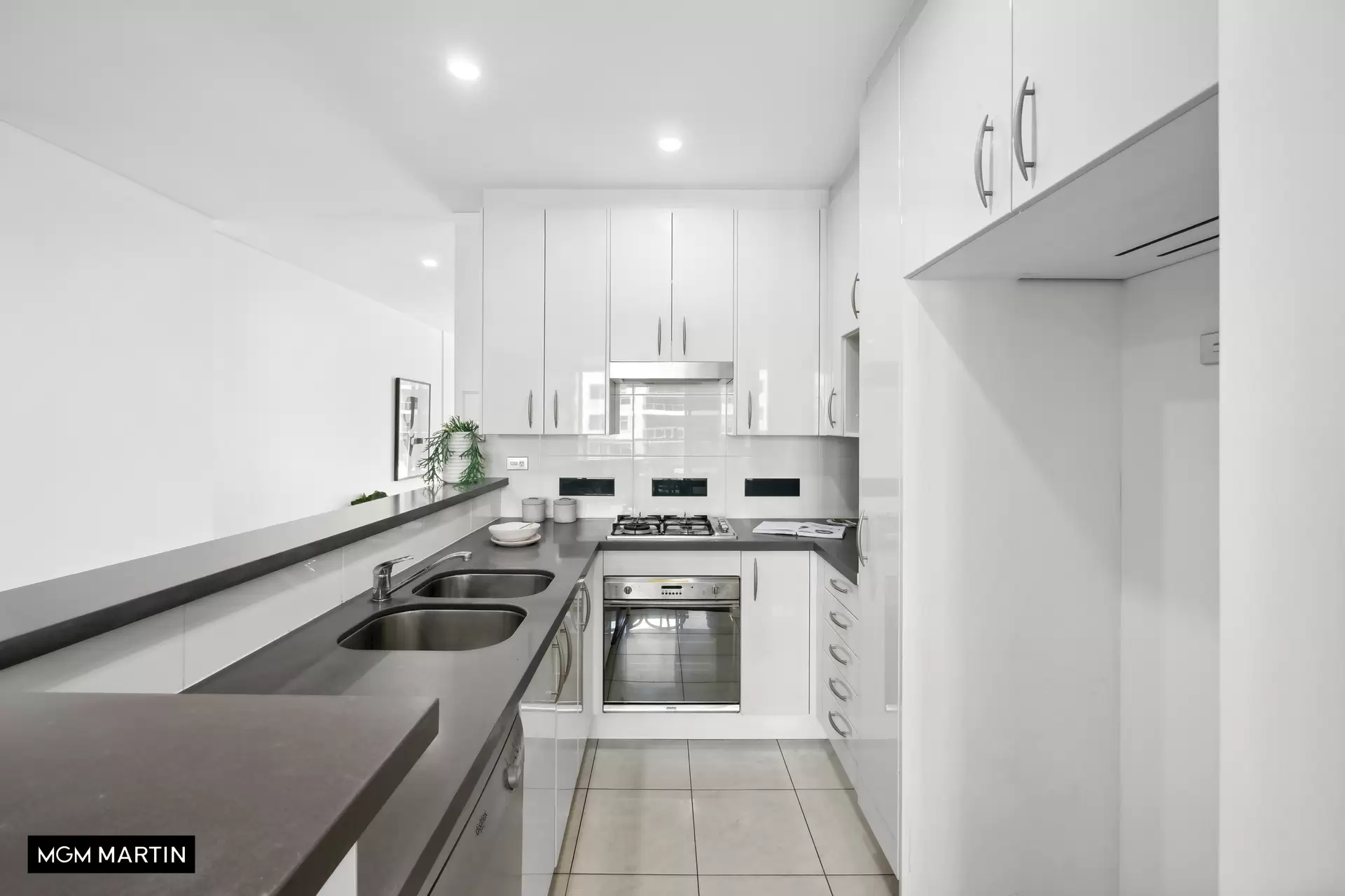 625/7 Potter Street, Waterloo Sold by MGM Martin - image 1