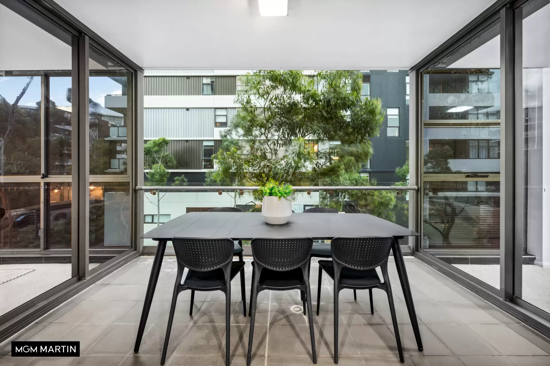 245/10 Victoria Park Parade, Zetland Sold by MGM Martin - image 1