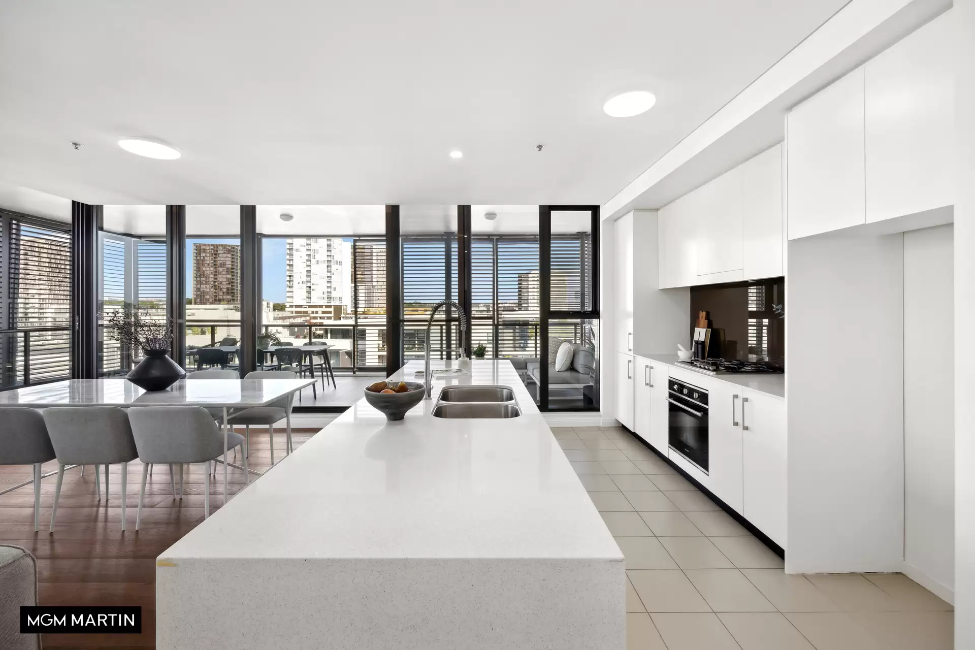 1001/5 O'Dea Avenue, Zetland Sold by MGM Martin - image 1