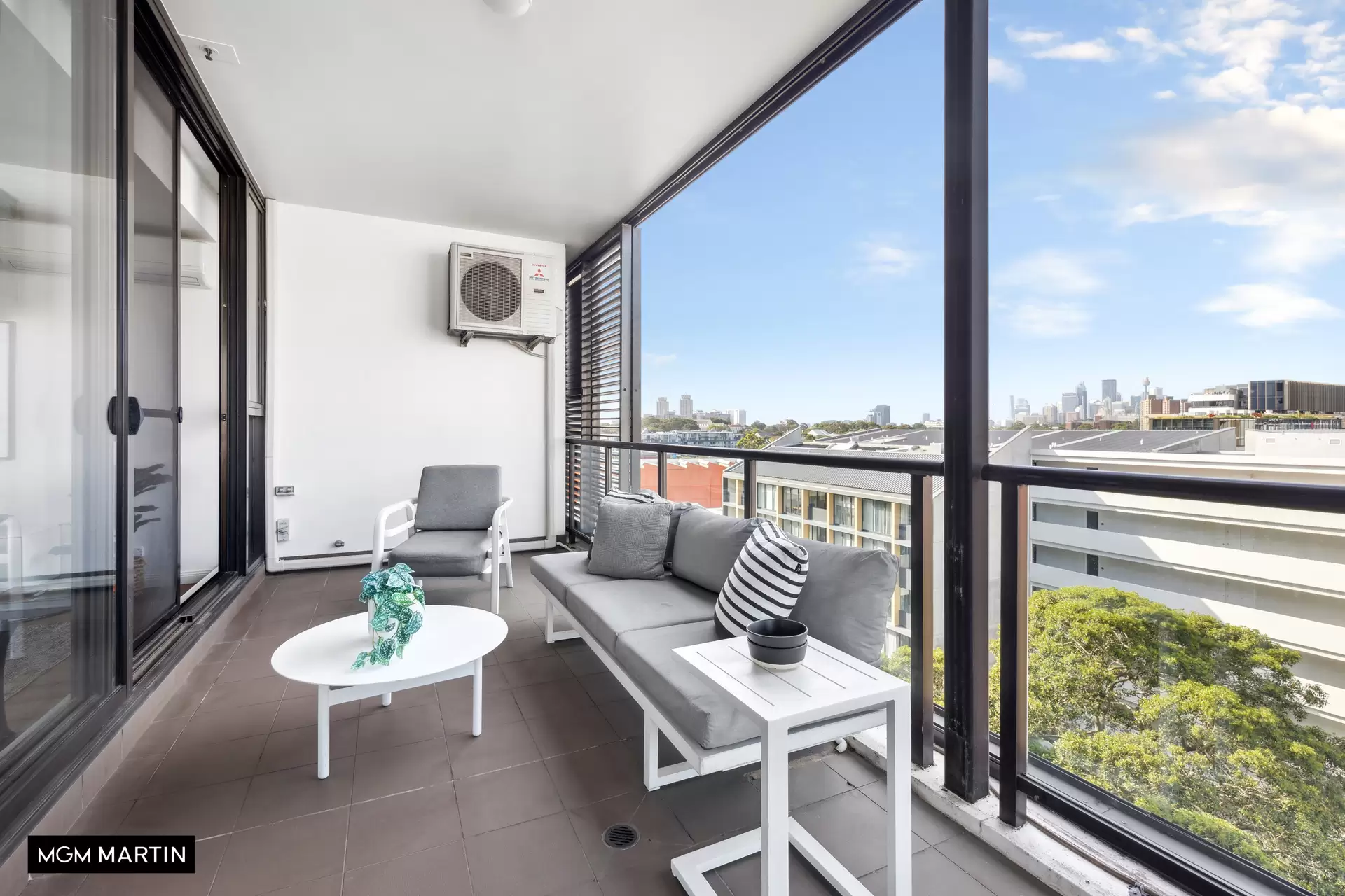 1001/5 O'Dea Avenue, Zetland Sold by MGM Martin - image 1