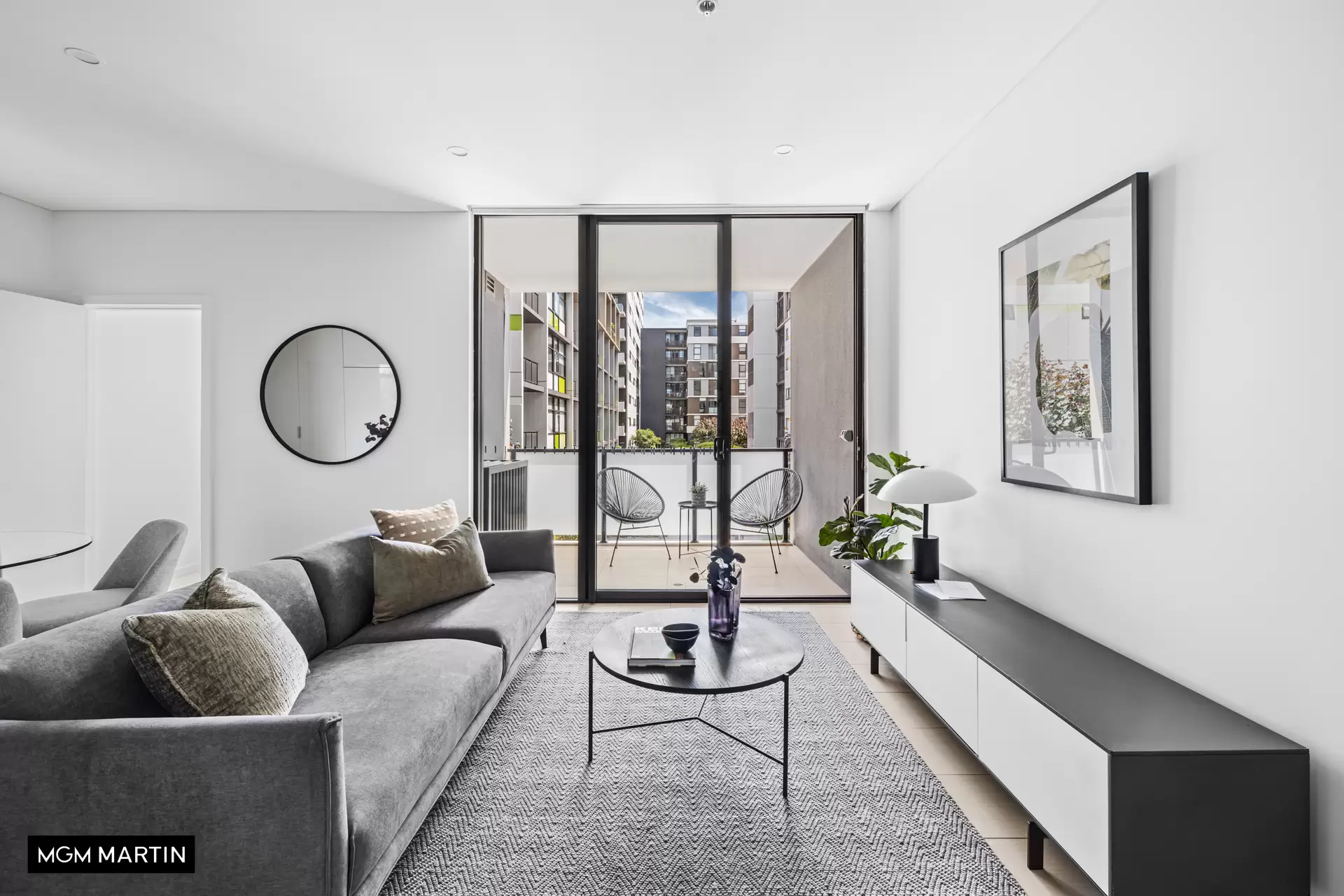 324/1 Hutchinson Walk, Zetland Sold by MGM Martin - image 1