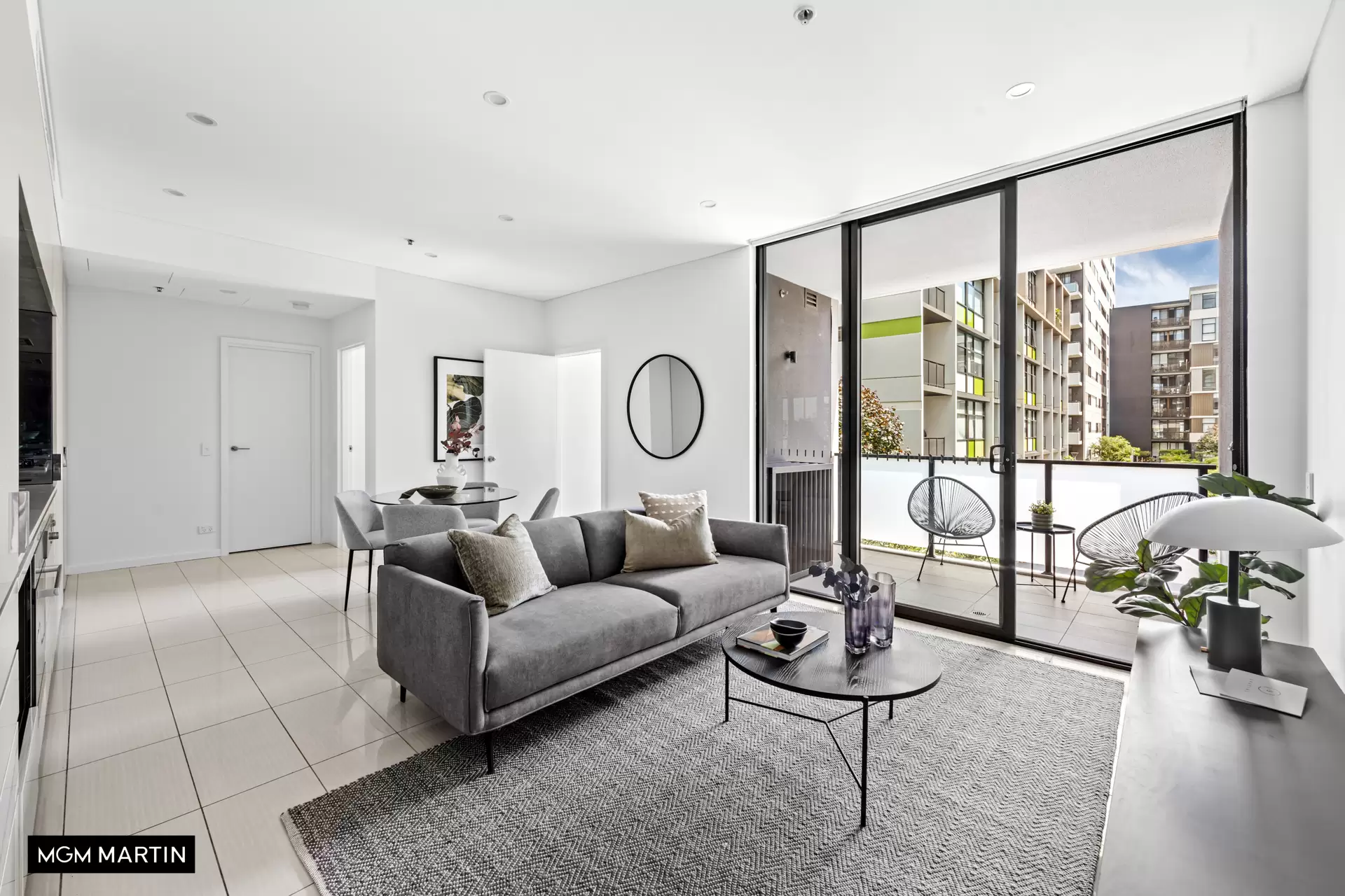 324/1 Hutchinson Walk, Zetland Sold by MGM Martin - image 1