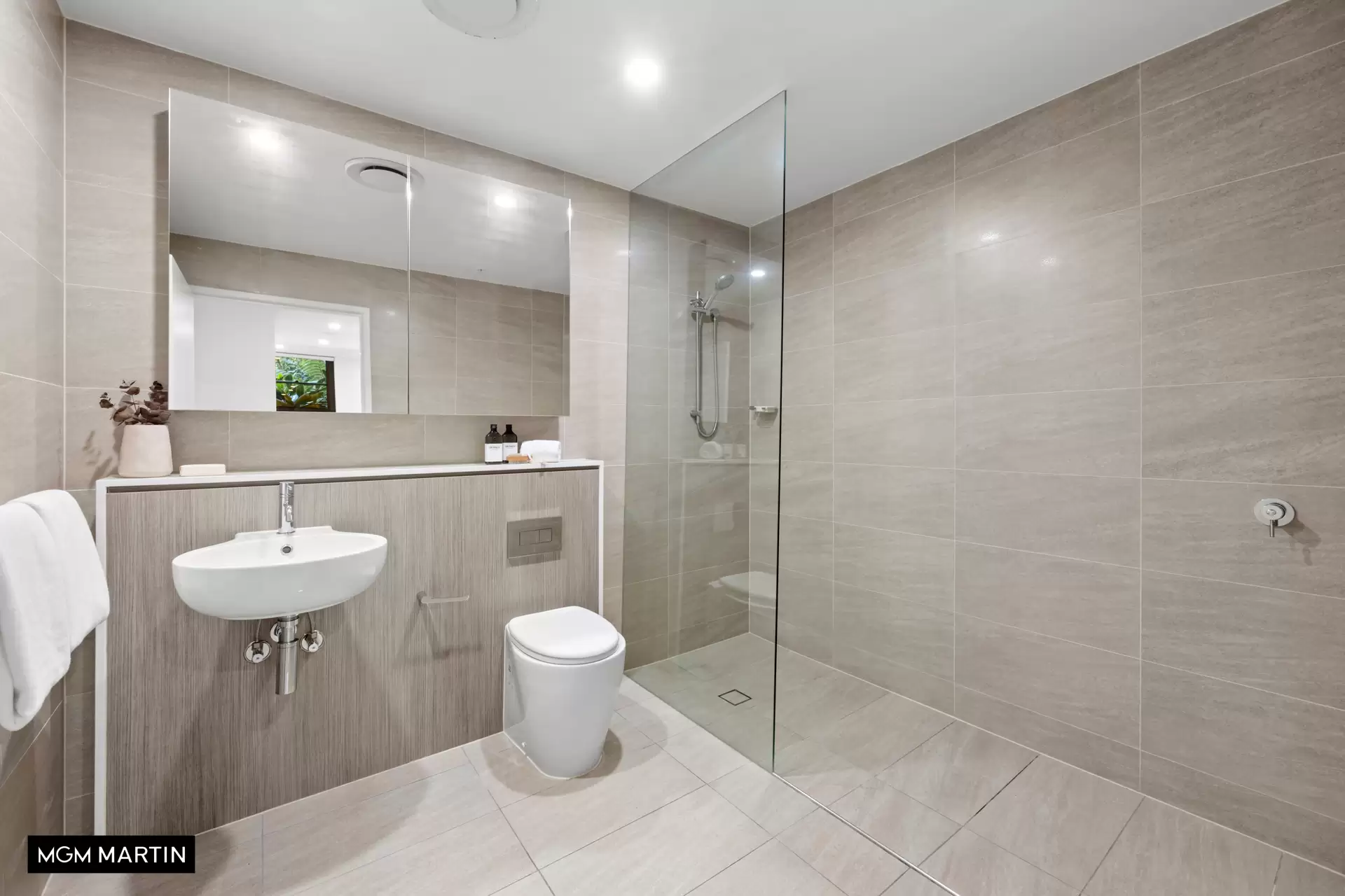 1014/8 Kingsborough Way, Zetland Sold by MGM Martin - image 1
