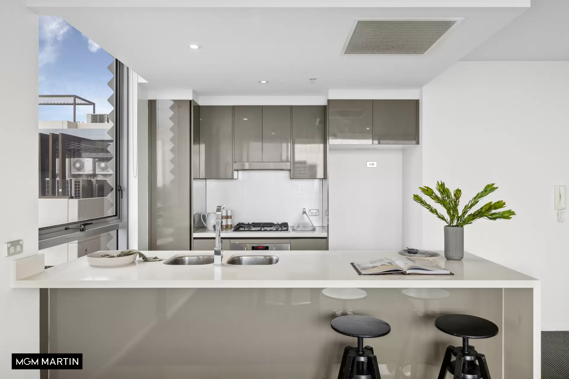 1517/20 Gadigal Avenue, Zetland Sold by MGM Martin - image 1