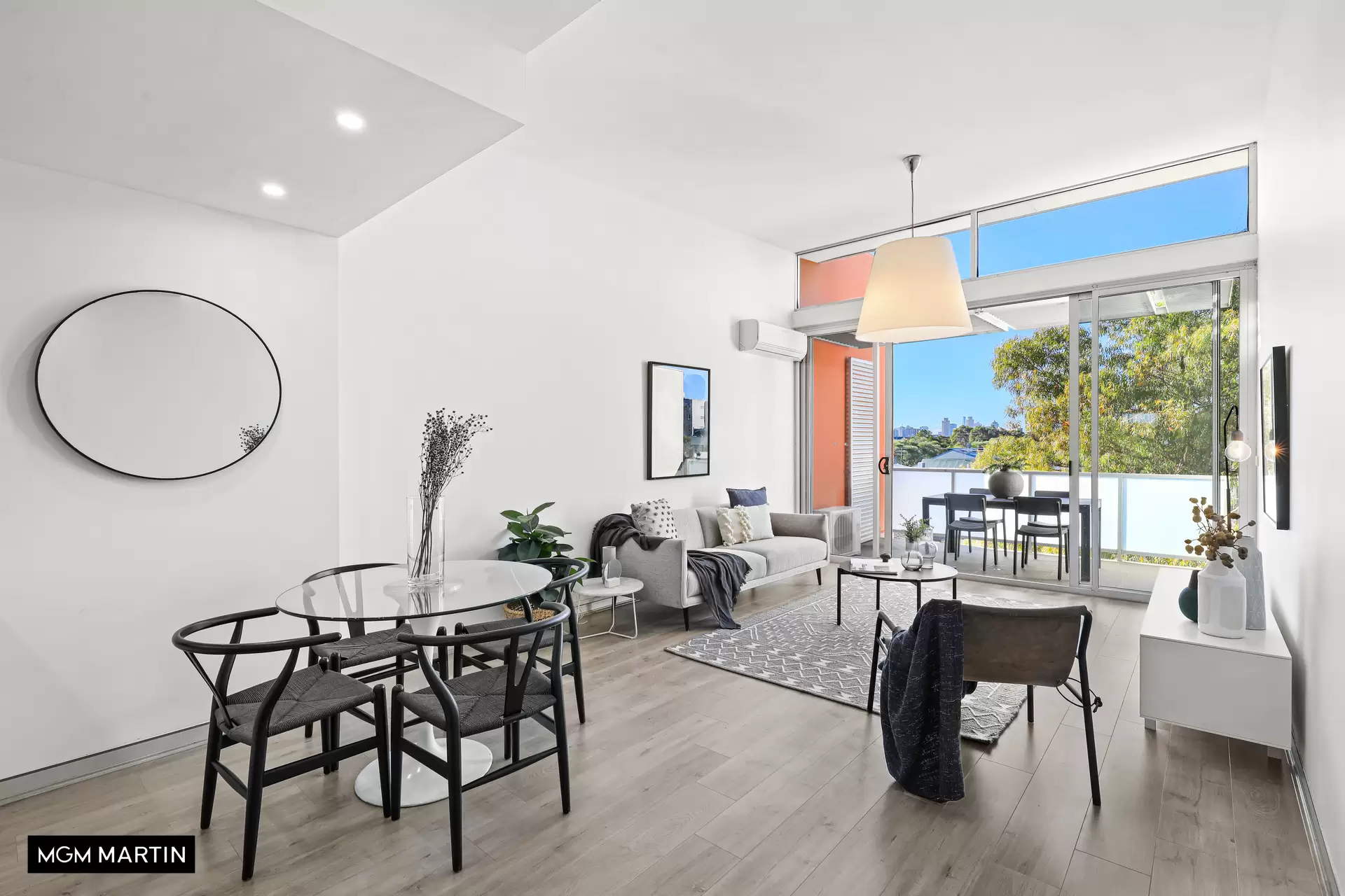 323/5 Queen Street, Rosebery Sold by MGM Martin - image 1