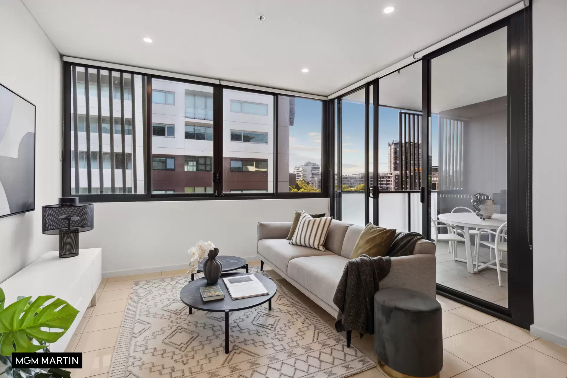 637/2B Defries Avenue, Zetland Sold by MGM Martin - image 1