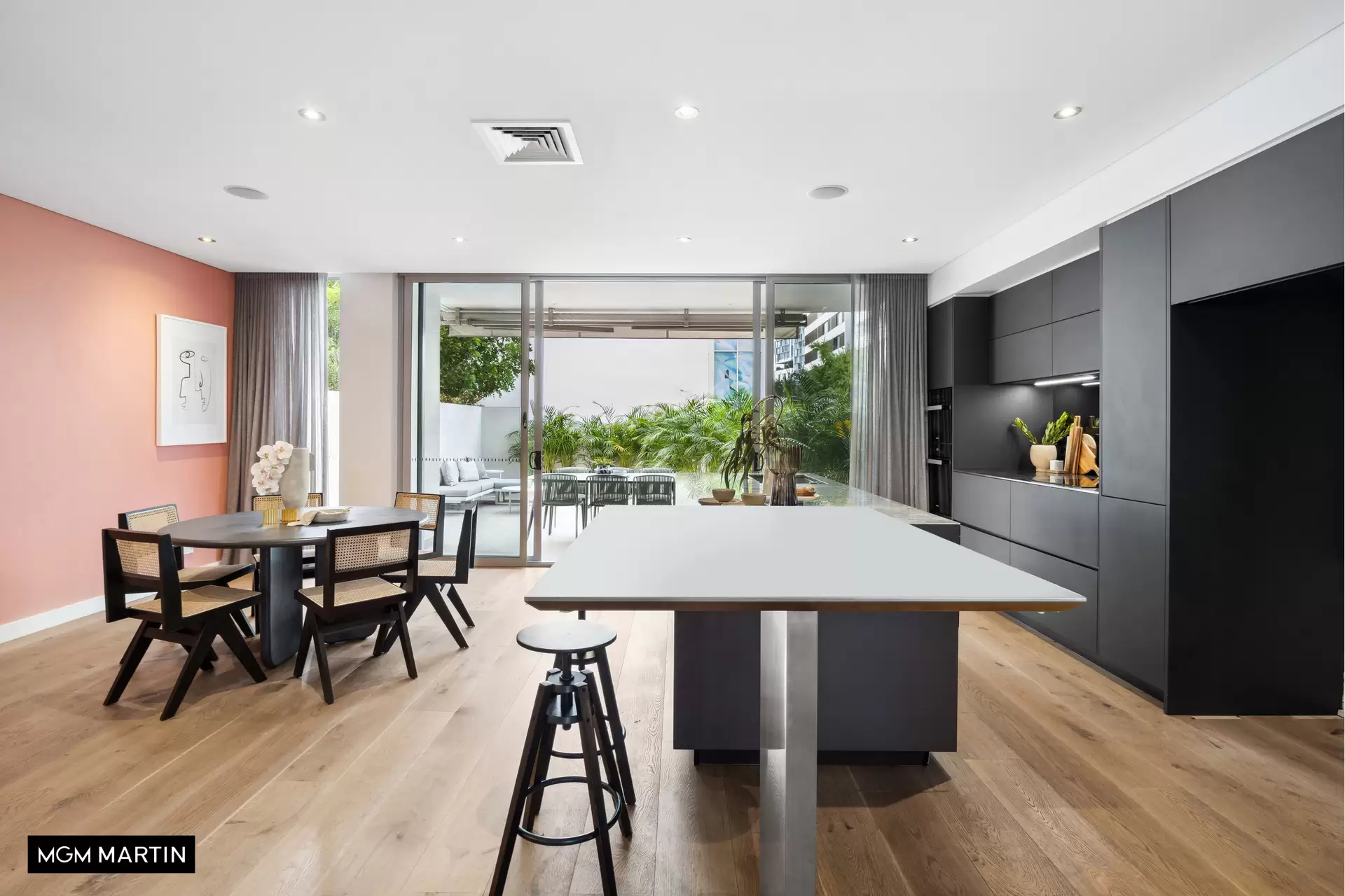 4G Wolseley Grove, Zetland Sold by MGM Martin - image 1