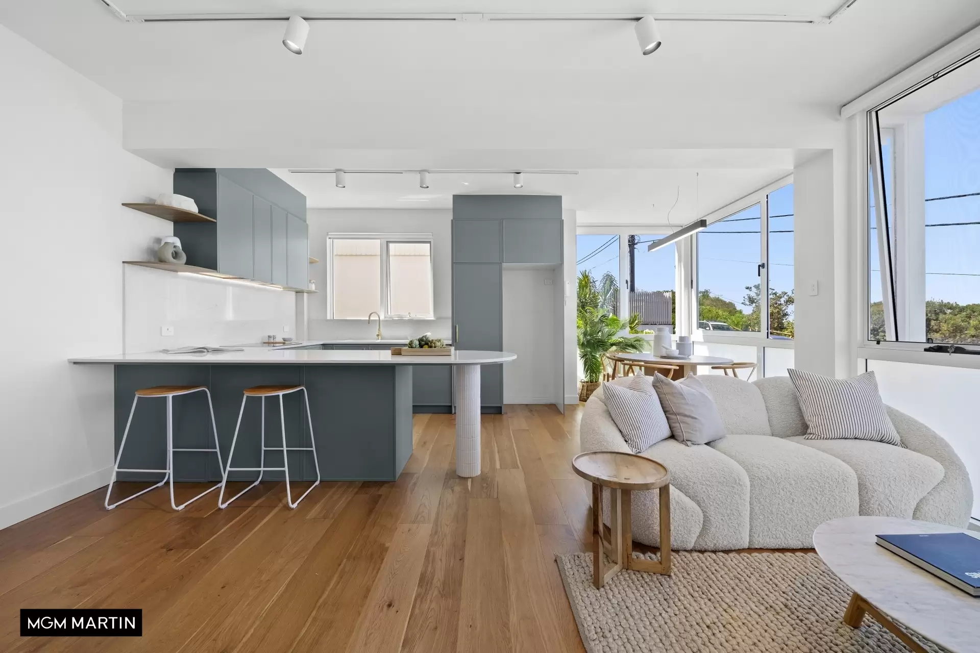 4/18-20 Ocean Street, Clovelly Sold by MGM Martin - image 1