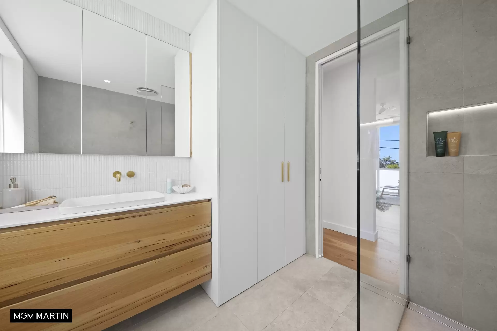 4/18-20 Ocean Street, Clovelly Sold by MGM Martin - image 1