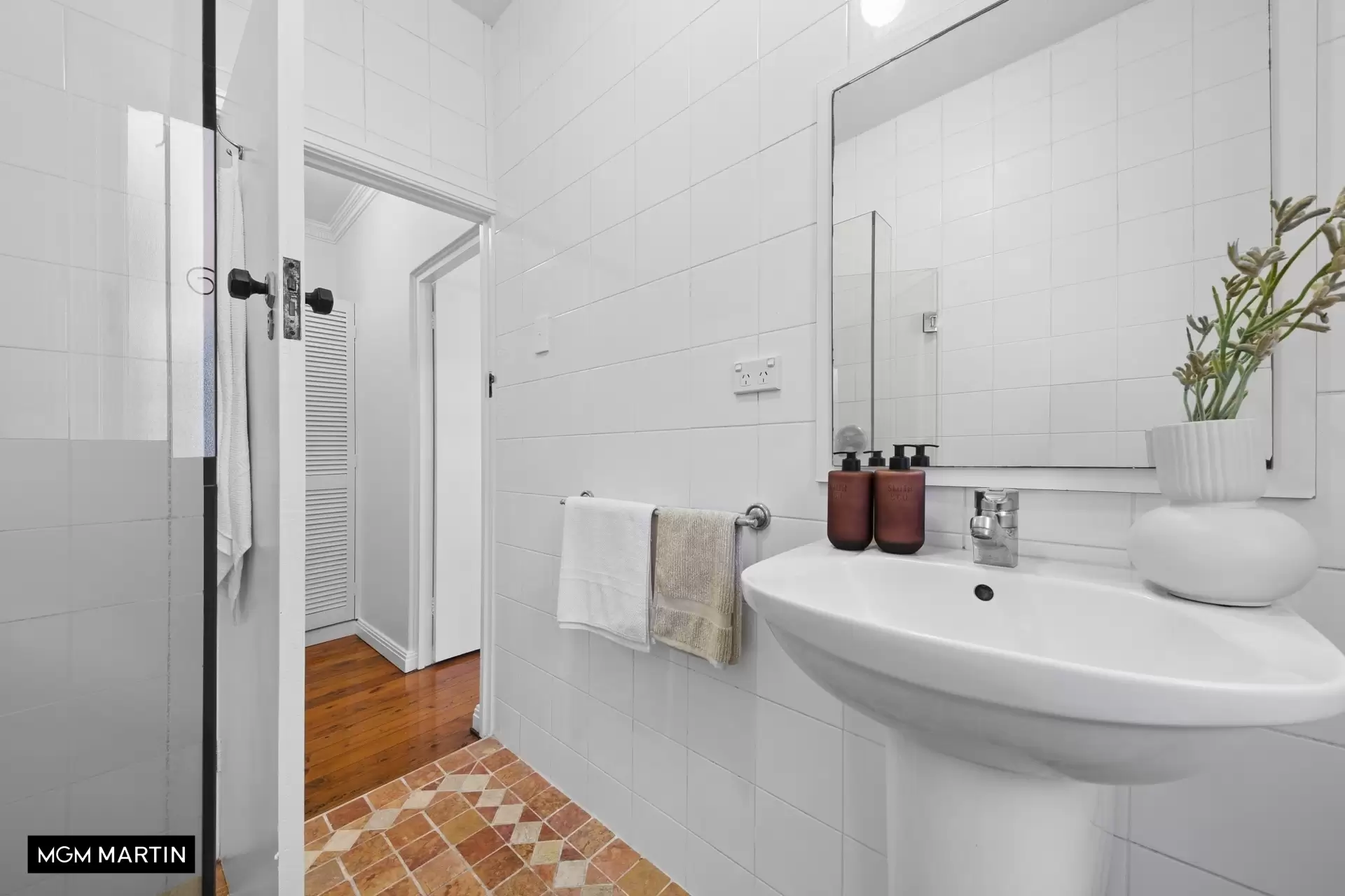 4/66 Henrietta Street, Waverley Sold by MGM Martin - image 1