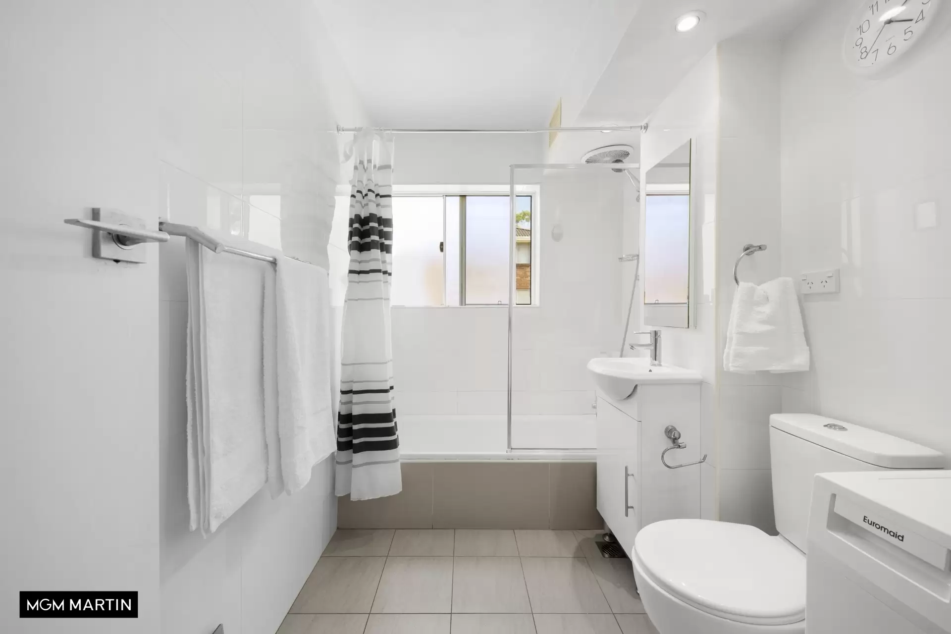 7/4 Barber Avenue, Eastlakes Sold by MGM Martin - image 1