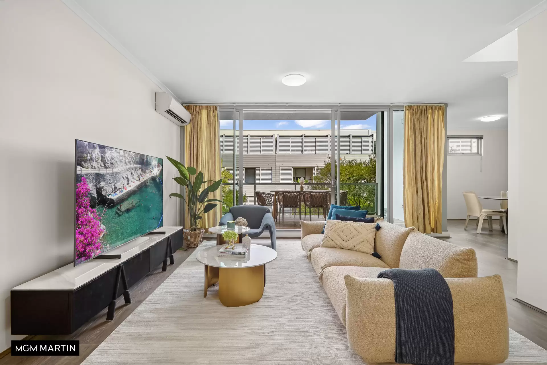 51/6a Grandstand Parade, Zetland Sold by MGM Martin - image 1