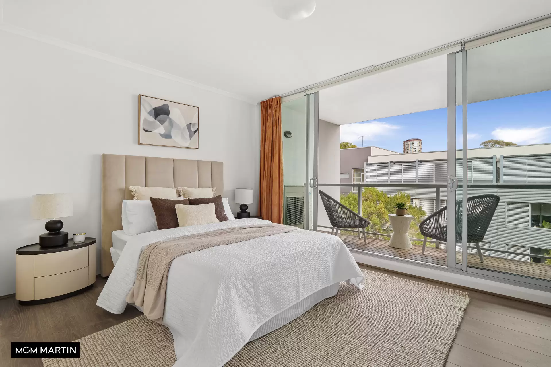 51/6a Grandstand Parade, Zetland Sold by MGM Martin - image 1