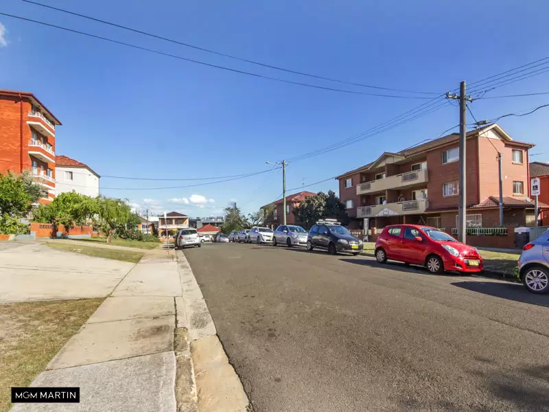 1/74-80 Willis Street, Kingsford Leased by MGM Martin - image 1